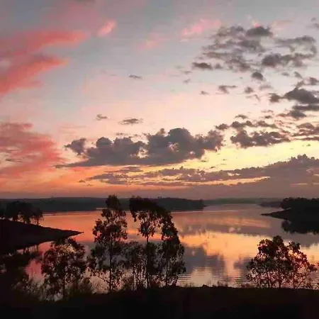 Semesterbostad Encantos De Orellana Navalvillar de Pela