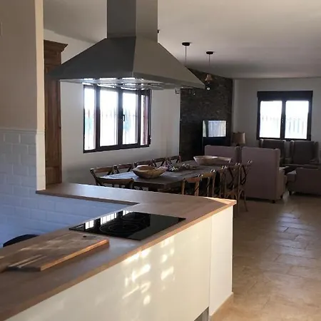 Semesterbostad Encantos De Orellana Navalvillar de Pela