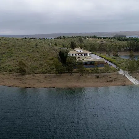 Semesterbostad Encantos De Orellana Navalvillar de Pela