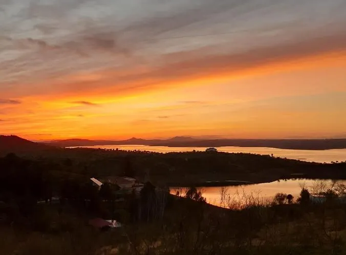 Encantos De Orellana Hébergement de vacances Navalvillar de Pela